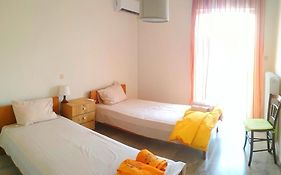 Vangelis Apartment Near Athens Airport